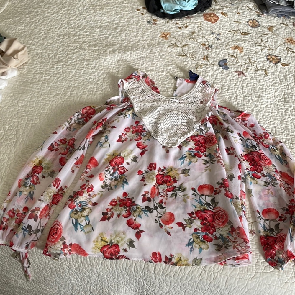 Super cute off the shoulder dress shirt